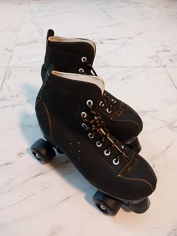 Black Retro Quad Roller Skates