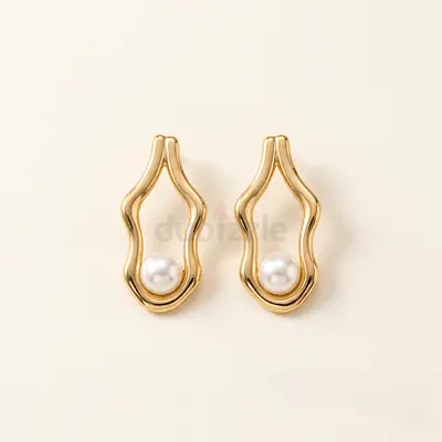 Wavy Pearl Earrings