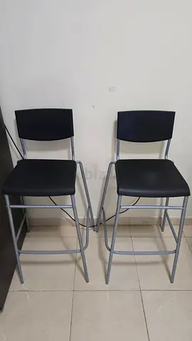 Pair of black bar stools with metal frame - good condition