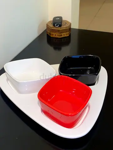 Set of 3 Small Ceramic Serving Bowls with Tray - Red, Black, White