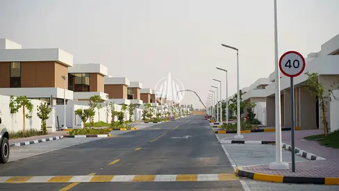 Ready to Move-In Villa | Modern Design | Directly on Dubai Border
