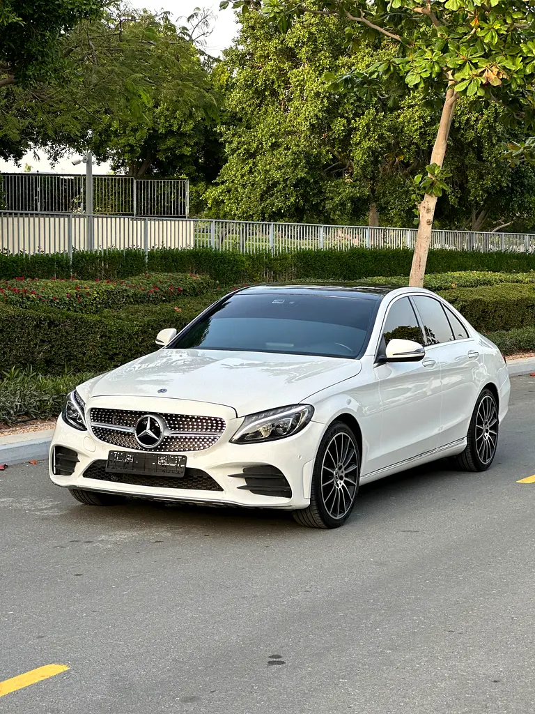 Mercedes-Benz C-Class 2018 — photo 1 of 15