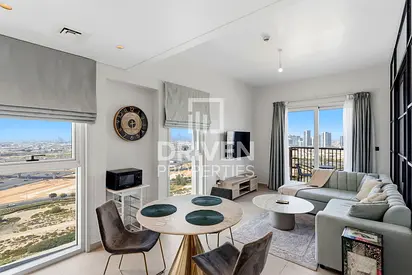 Bright Corner Apt | High Floor | Fully Furnished
