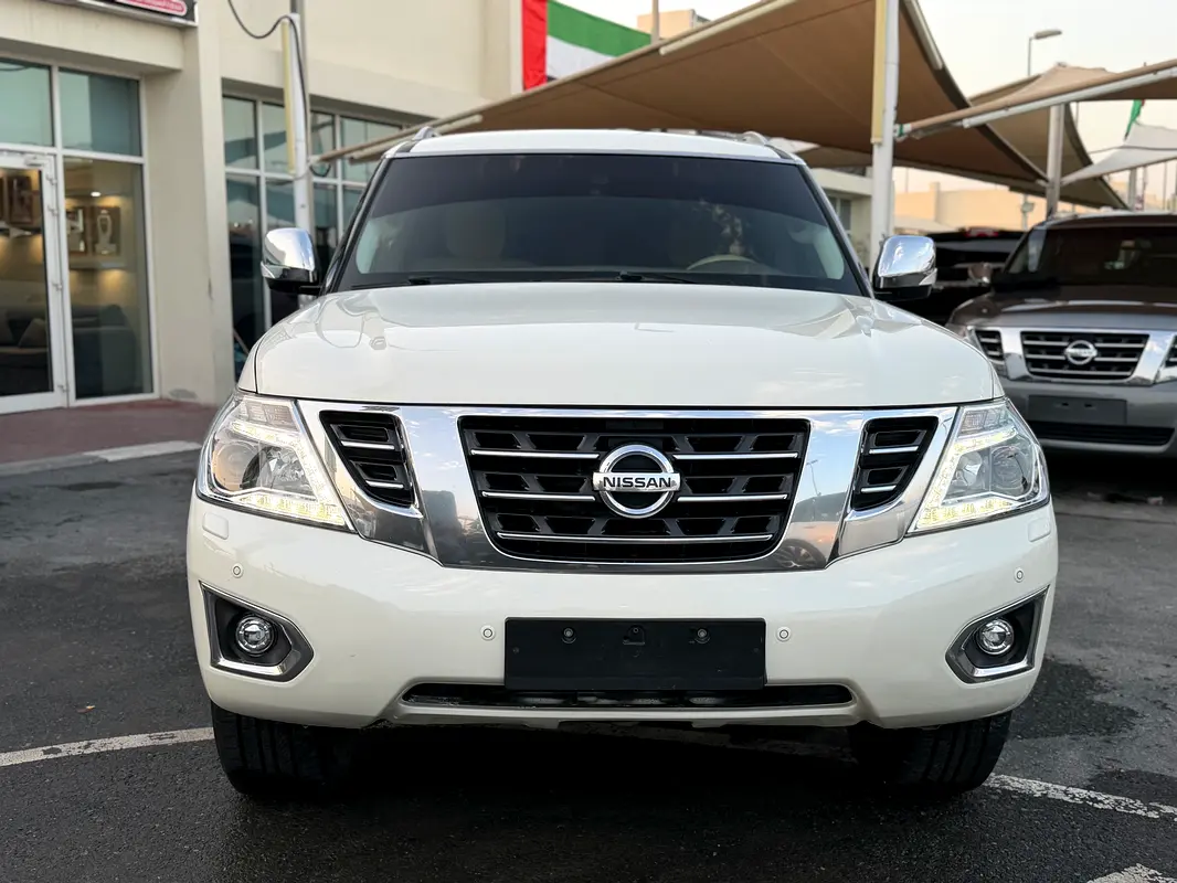 Nissan Patrol 2016 — photo 1 of 20