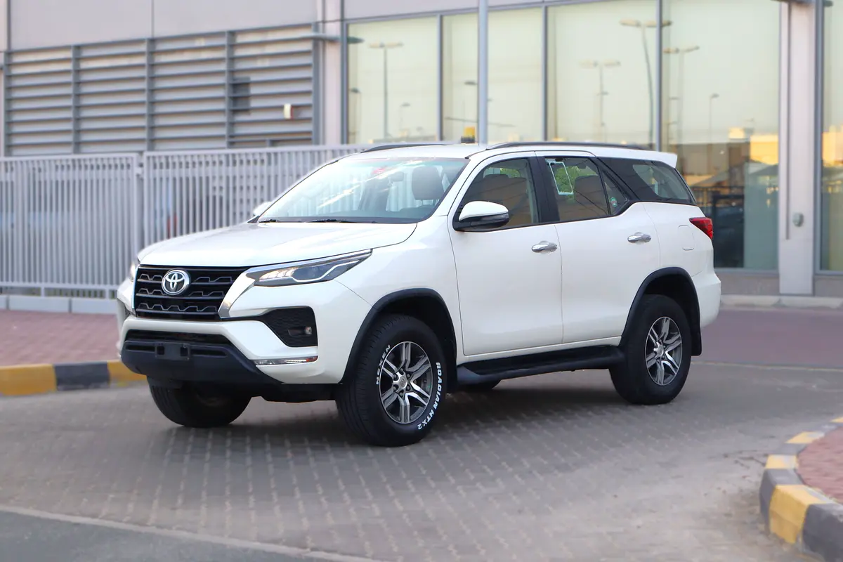 Toyota Fortuner 2022 — photo 1 of 16