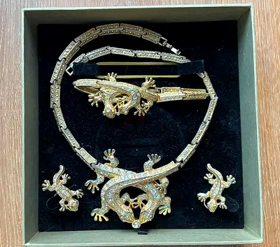 Statement Salamander Jewelry Set – Necklace, Bracelet Earrings