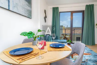 Fully Furnished - Natural Light - Vacant Property
