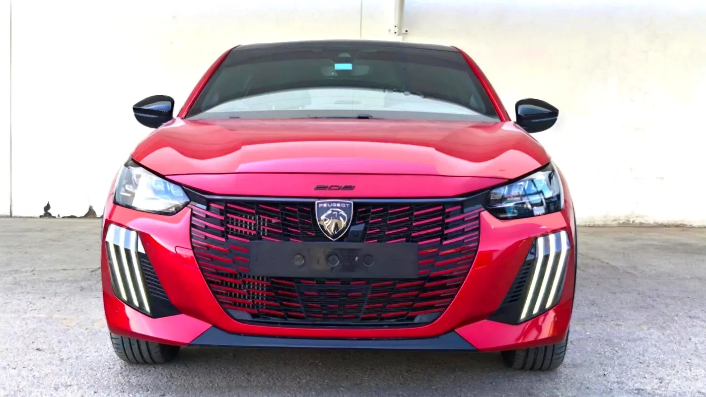 Peugeot 208 2025 — photo 1 of 13