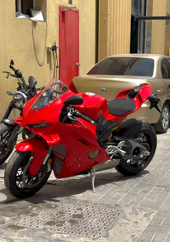 2025 Ducati Panigale v4 Gcc