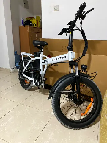 Used White Foldable Electric Bicycle - Good Condition. Used for only few days.