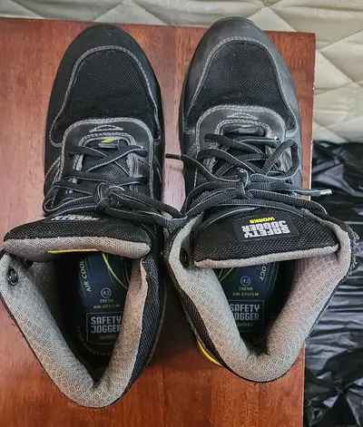 Safety Jogger Safety Shoes - Size 42 (Mens) — Comfortable Steel Toe Style