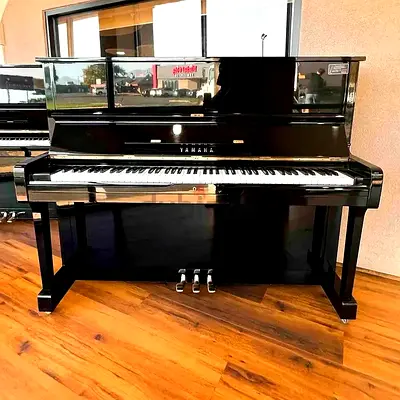 Yamaha U1
