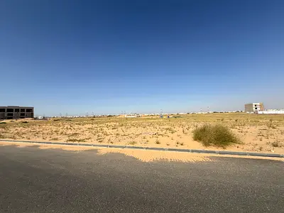 للبيع ارض صناعية في عرقوب