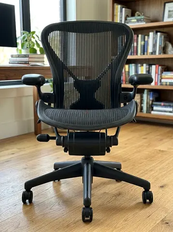 Hermanmiller aeron chair
