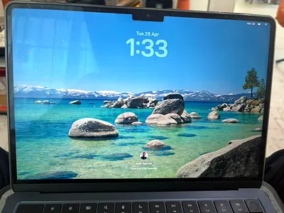 Macbook air with m2 chip - midnight