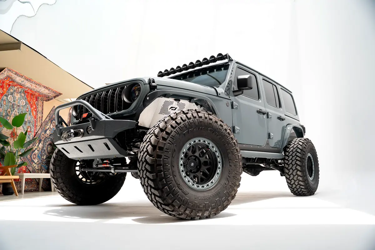 Jeep Wrangler Unlimited 2024 — photo 1 of 19
