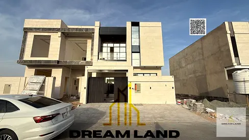 يشمل السعر رسوم التسجيل. منزل تاون هاوس رائع مع غرفة للخادمة، يتكون من 3 غرف نوم رئيسية مع خزائن ملابس مدمجة وسطح في منطقة راقية.