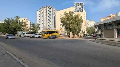 ارض زاوية سكني تجارية في قلب عجمان