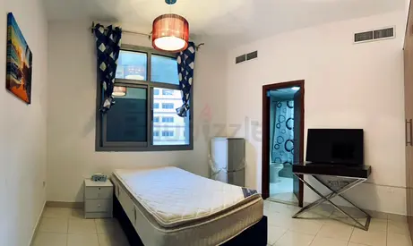 Room for rent barsha emirates mall metro