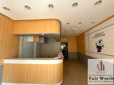 Street-Facing Shop | Greece Cluster L-04 | Fitted Counter Layout