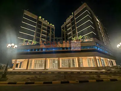 Vast Shop | Strategic Location | Landmark View