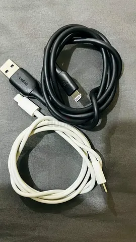 Original apple and Belkin Boost Charge Lightning Cables (Musaffah Abu Dhabi)