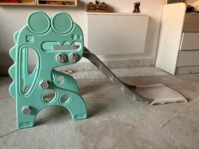 Kids indoor slide
