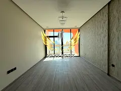 FREEHOLD VACANT - ROAD FACING STUDIO