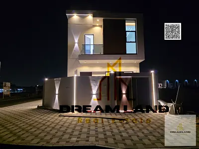 فيلا رائعة، تشمل رسوم التسجيل، تتكون من 4 غرف نوم رئيسية مع خزائن ملابس مدمجة وسطح، معروضة للبيع الآن في منطقة راقية.