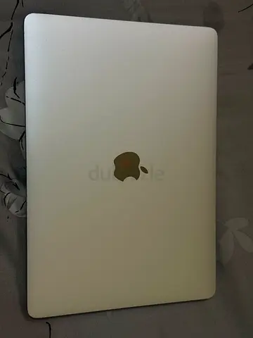 Apple MacBook (Silver) 2017 566 Gb- Good Condition, Used