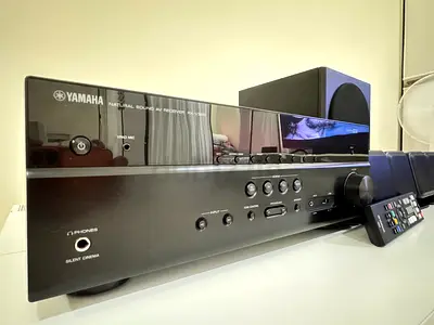 Yamaha AV Receiver with 5.1 Surround Speakers and Subwoofer