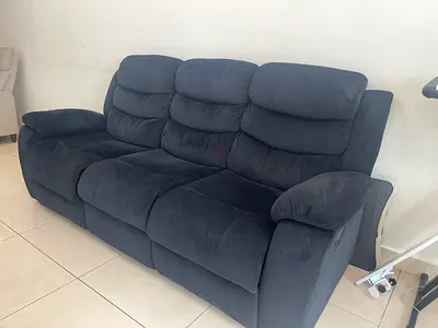 3-Seater Dark black Recliner Sofa - Comfortable and Well-Maintained