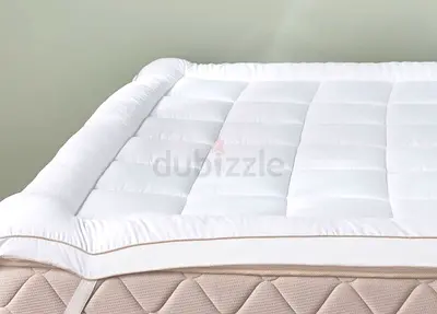 White Quilted Mattress Topper / Mattress Pad - King Size (Good Condition)