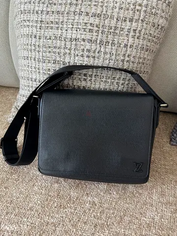 Black Louis Vuitton Crossbody Bag - Leather Small Messenger / Wristlet District PM