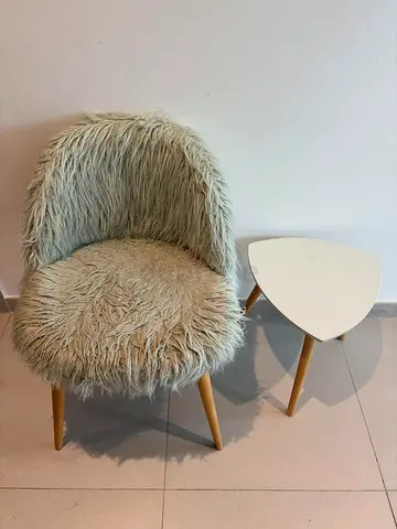 free side table and chair