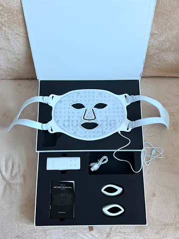 LED therapy mask