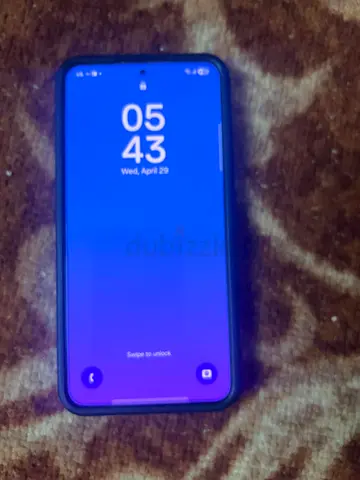 Used Samsung smartphone in good working condition mint condition Canadian