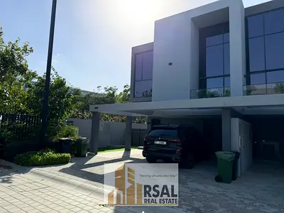 Modren And Luxerious 3BR single Row Corner Unit Villa