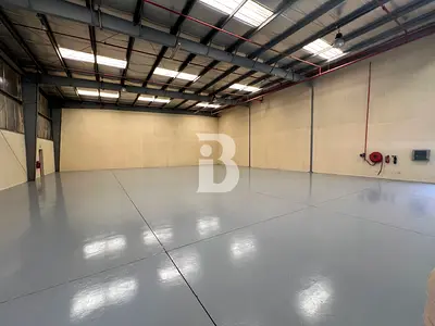 WAREHOUSE | HUGE | 40KW | AMAZING LOCATION