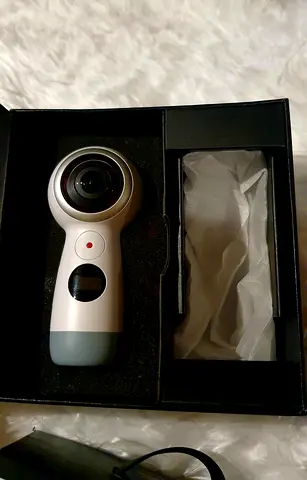 Samsung Gear 360 (2017) 360° Camera - Good Condition, Comes in Box. Charger Misplaced.