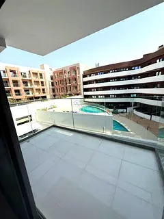 POOL VIEW | WHITE GOODS | BIG BALCONY