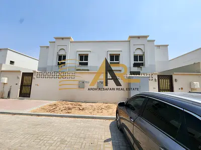Specious//4bedroom villa with Maid Room//For Rent