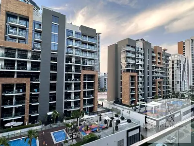 READY TO MOVE | SPACIOUS | EXCLUSIVE