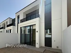 Brand New | Plus Maid | Close to Amenities