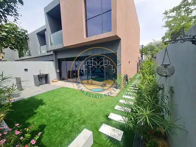 Luxurious 3BR with landscaping corner unit just 140k in robinia massar