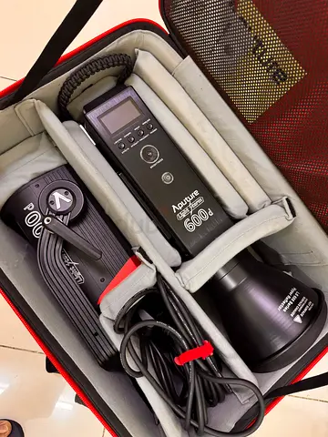 Aputure 600 d new with trolley box