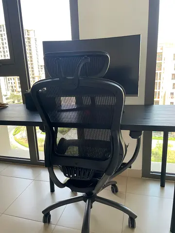Ergonomic Mesh Office Chair with Headrest – Adjustable