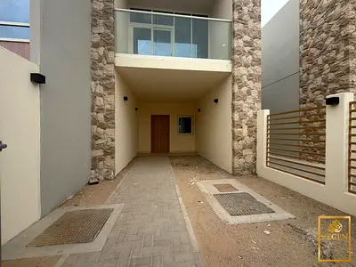 END unit | Private Courtyard | Spacious Layout