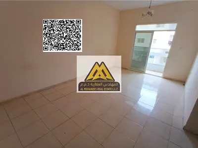 شقة غرفتين وصالة للإيجار السنوي في النعيمية 2 عجمان، تقع على شارع الملك فيصل، تتميز بمساحة ممتازة وتكييف مركزي مع صيانة مجانية، في موقع حيوي قريب من ج