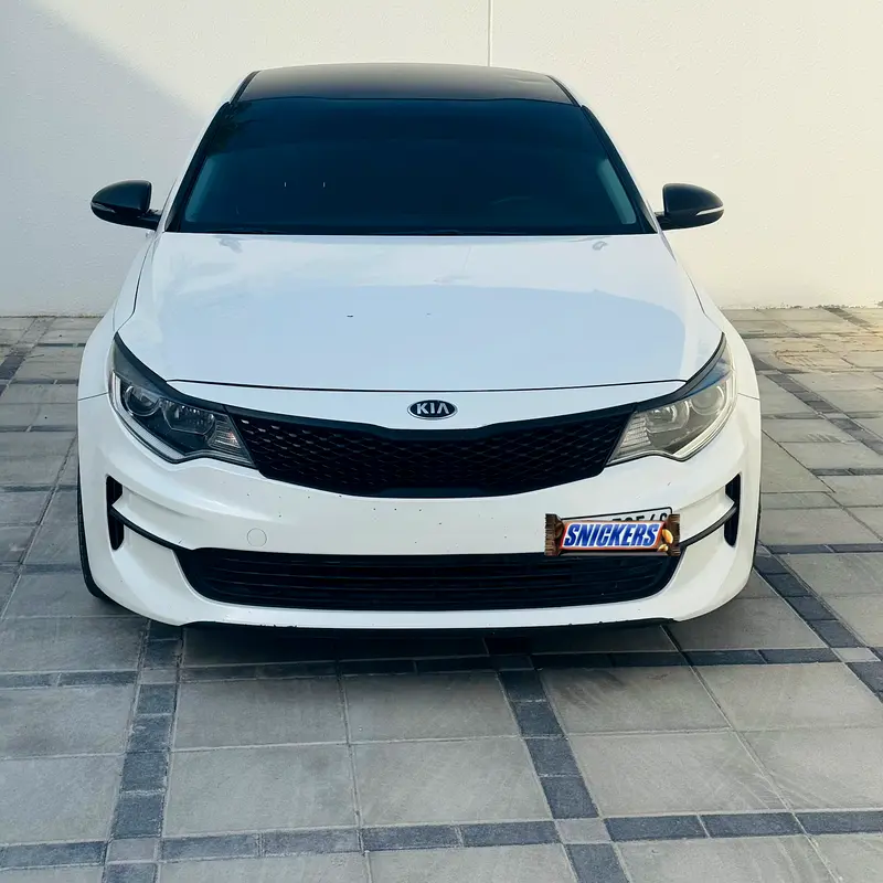 Kia Optima 2018 — photo 1 of 12